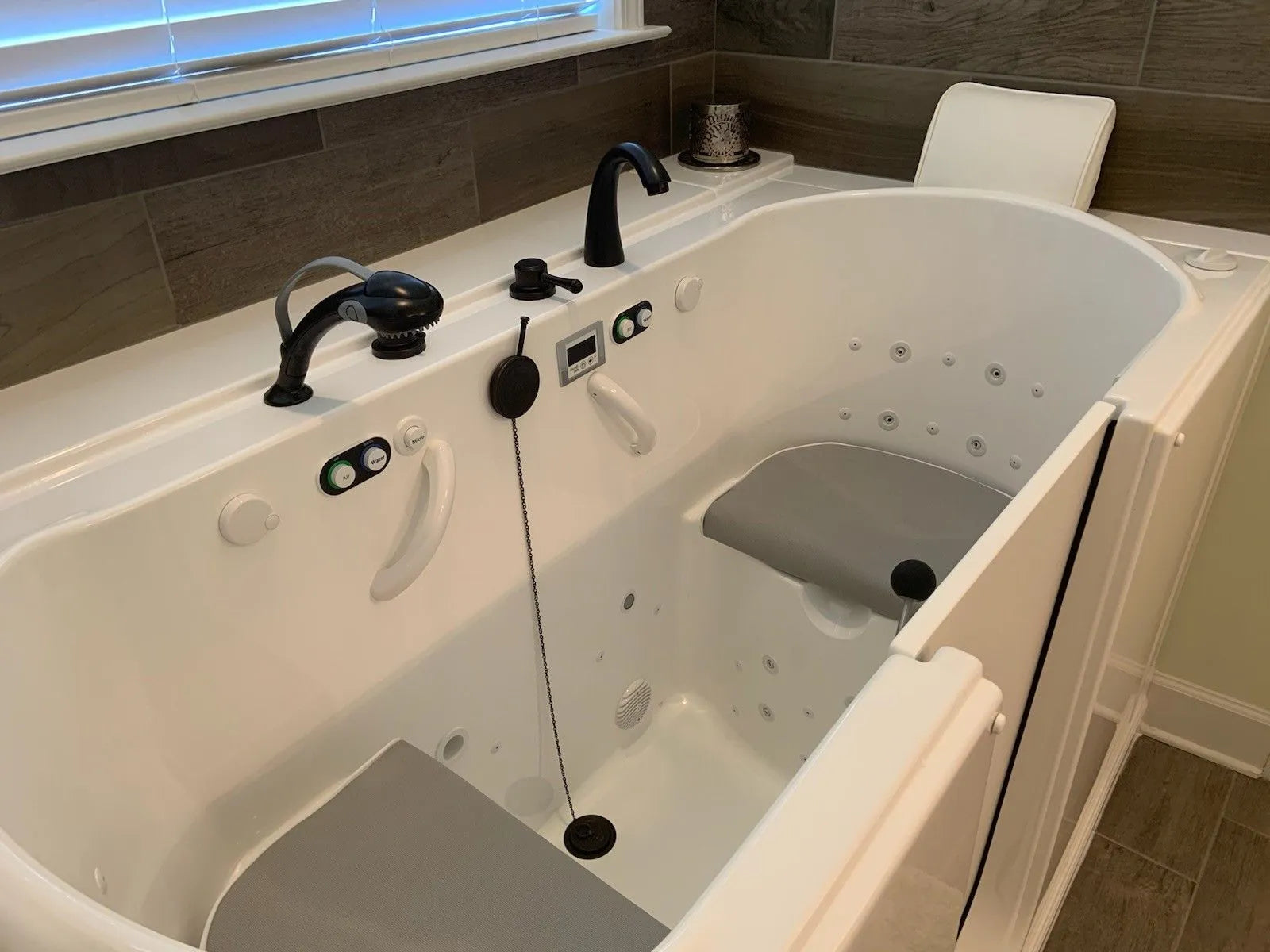 Two-Seater Walk-In Tub (32×62×36)